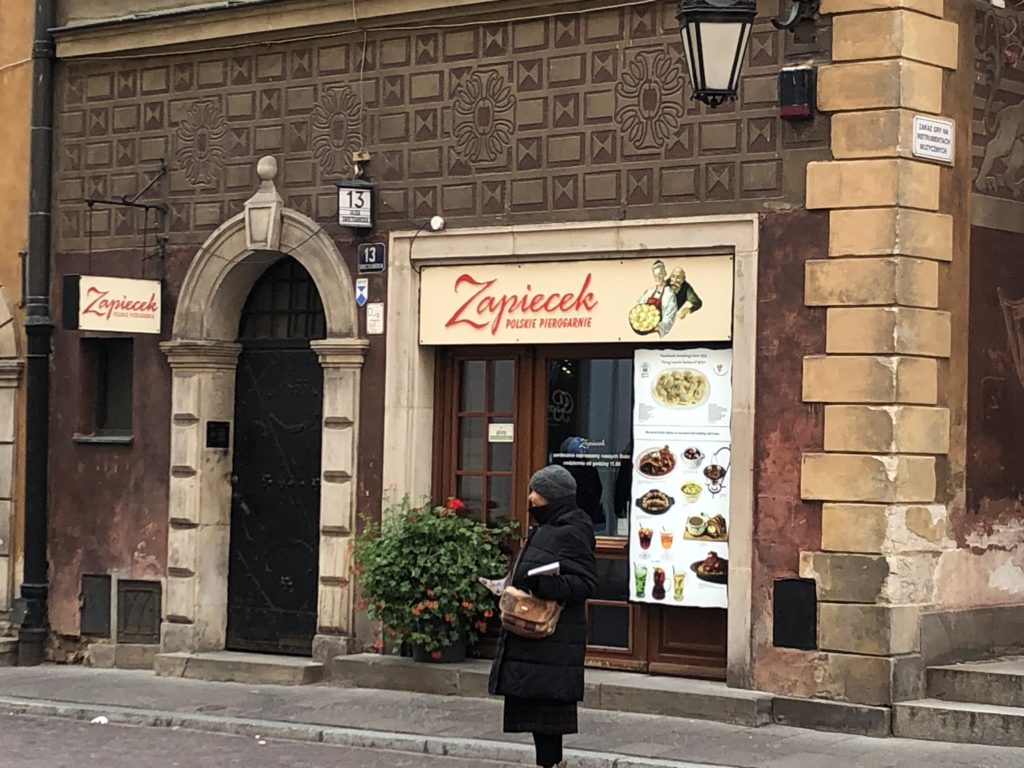 ポーランドレストラン、Zapiecek（ザピエツェク）の看板と外観