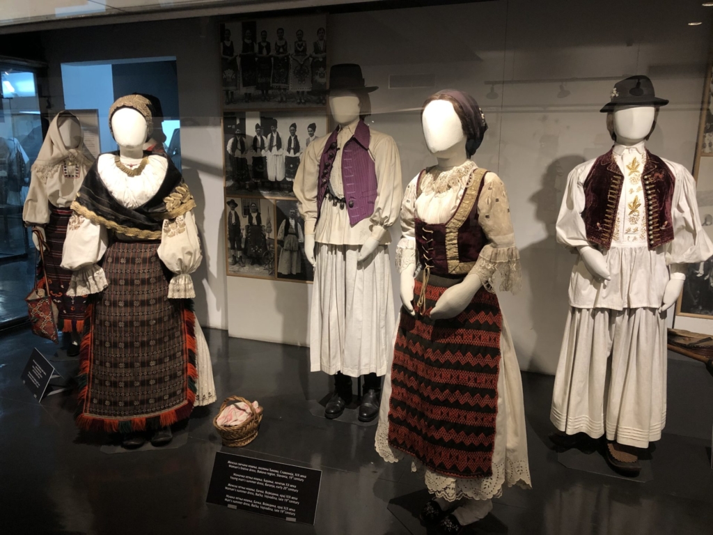 セルビア、ベオグラードの民族博物館の民族衣装