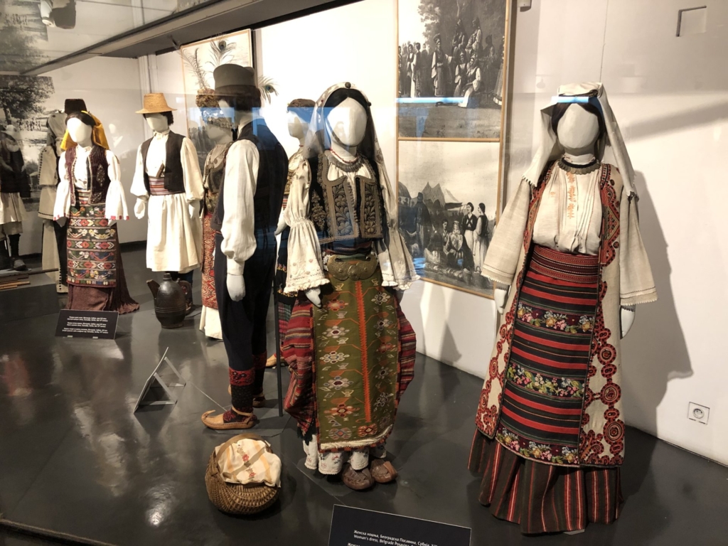 セルビア、ベオグラードの民族博物館の民族衣装