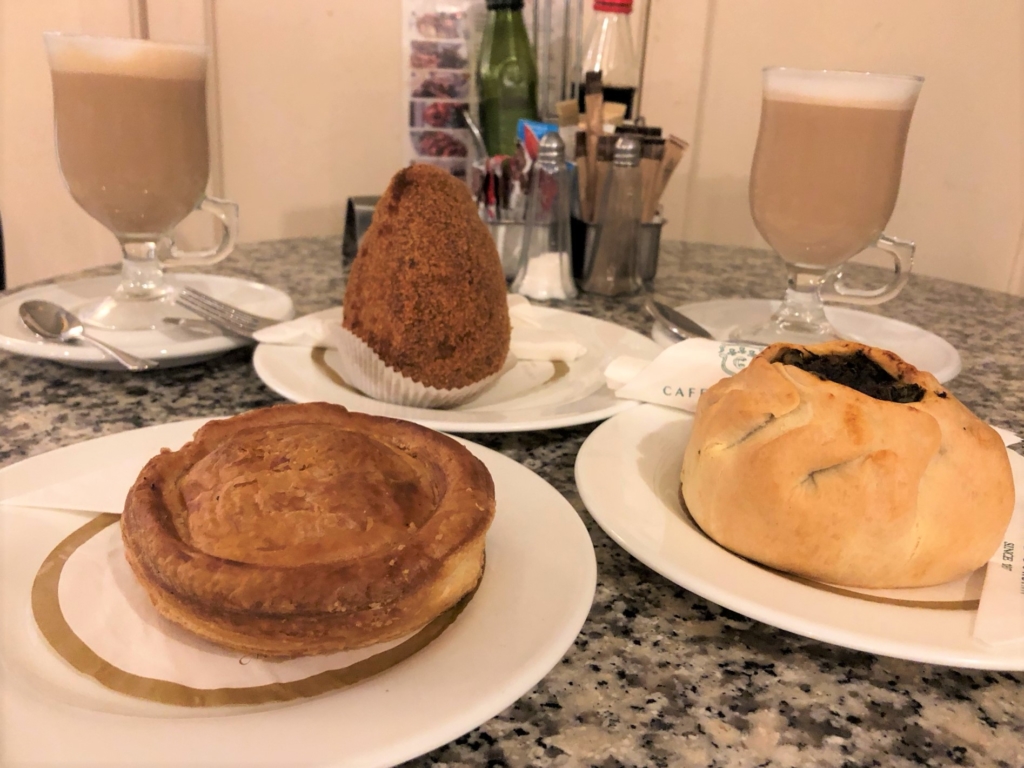 Caffe Cordina（カフェ コルディナ）のパンとカフェラテ